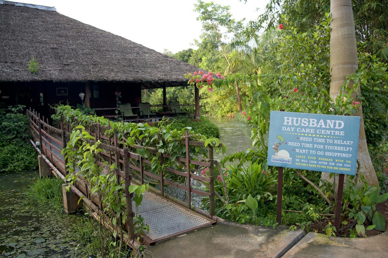 Red Earth Kabini Hotell Begūr Exteriör bild